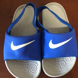 Nike toddler Kawa size 9c